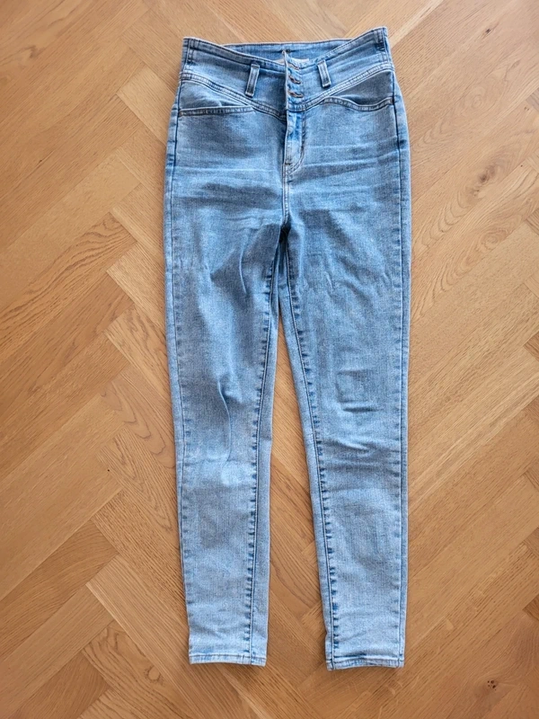 Levis skinny dziny v27