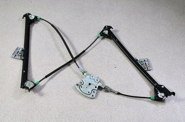 Porsche 911 (996) - levá stahovačka