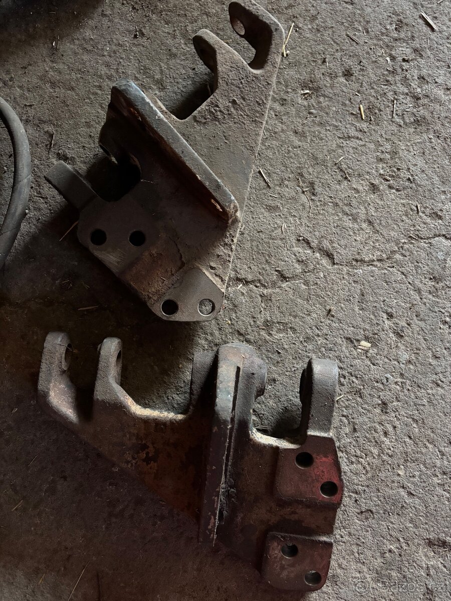 Držák ramen Zetor 7711