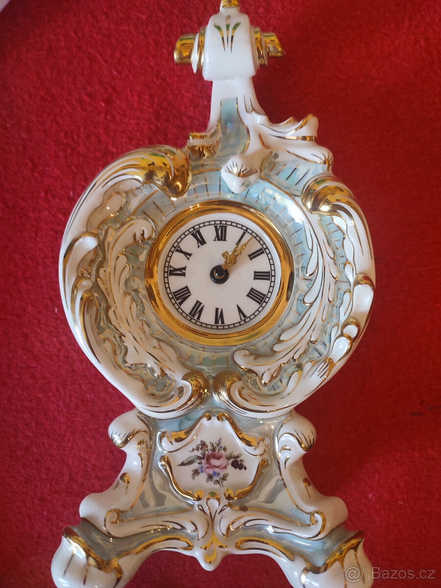 Retro porcelánové hodiny