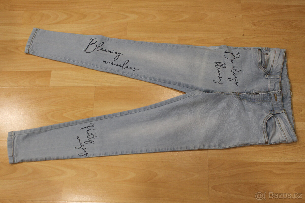 Krásné dívčí džíny vel. 158