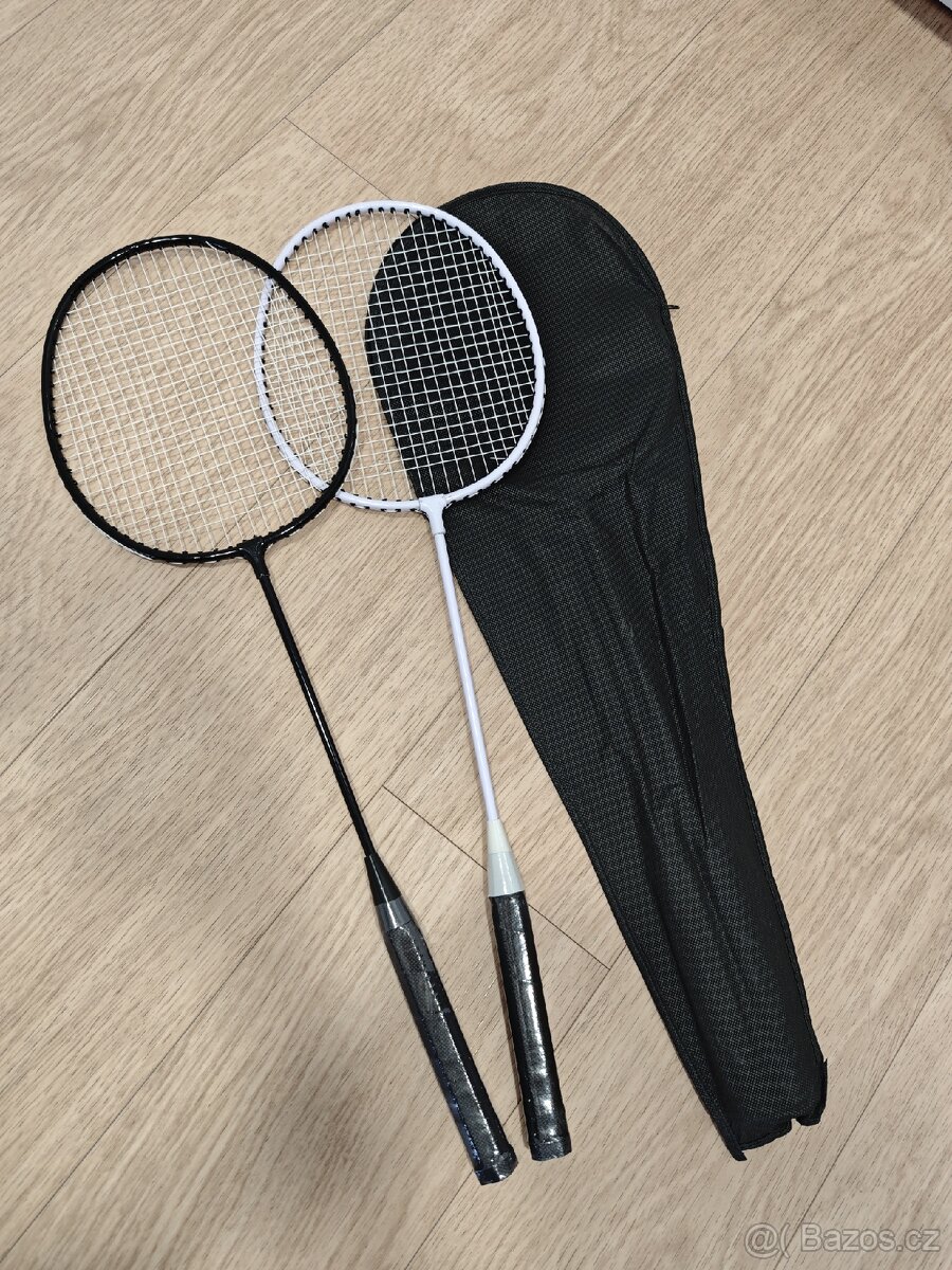 2x Badmintonová raketa, obal + košíčky