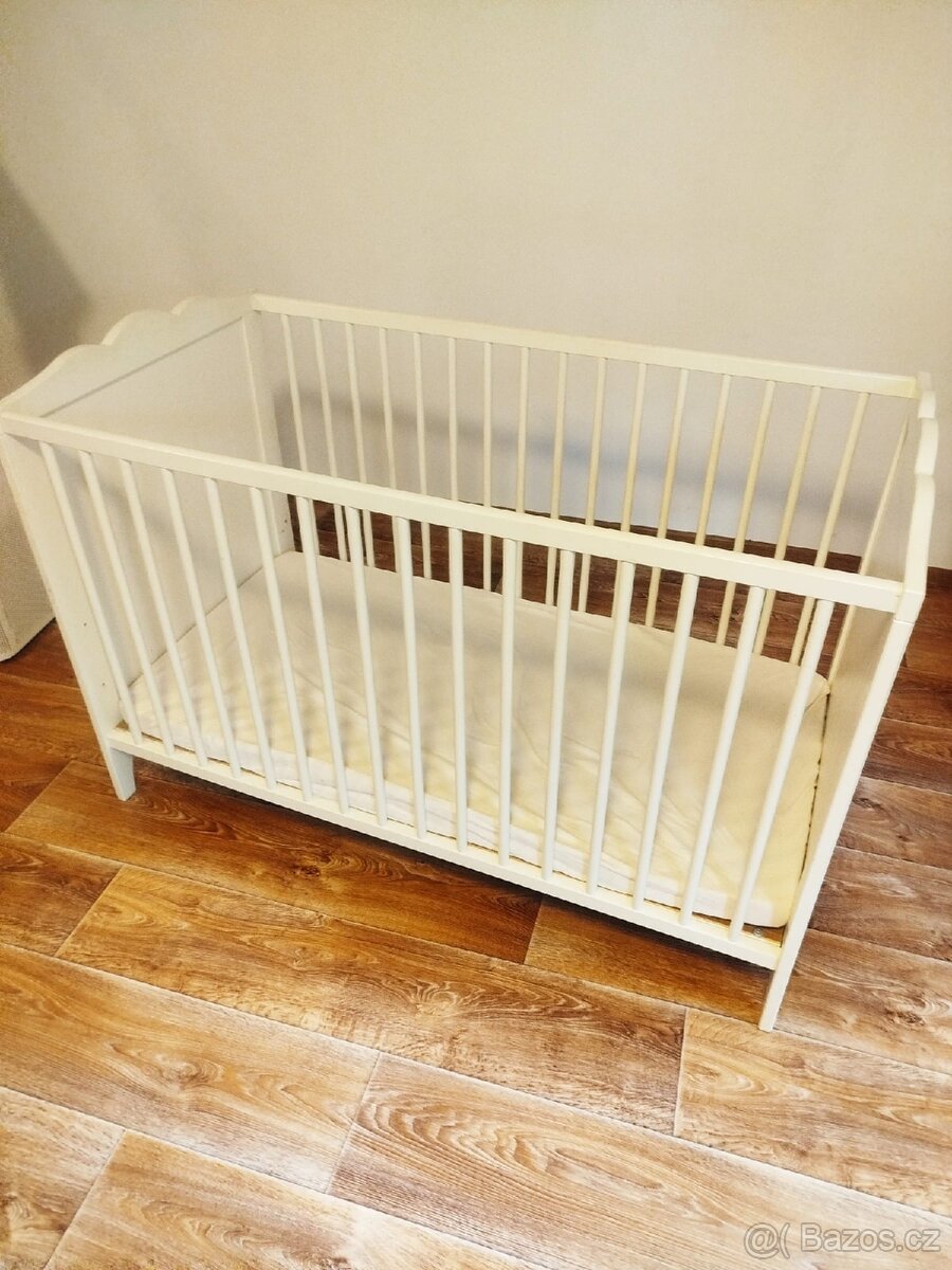 Postýlka IKEA. 120×60cm.Jako nová