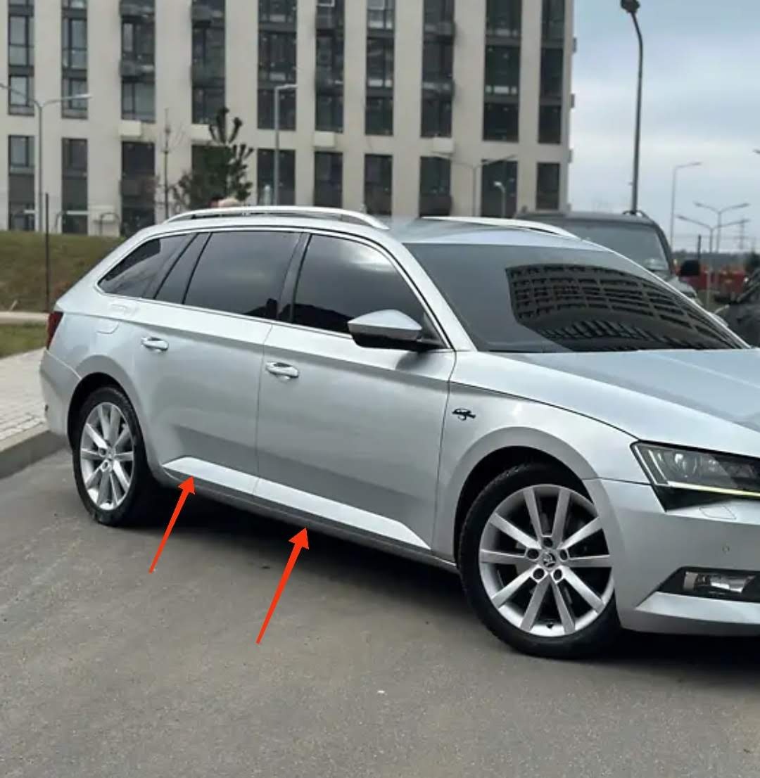 Lista dverí škoda Superb 3 lišta pravý dverí 3V0