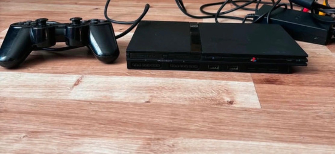 Prodám PlayStation 2 + 2 hry