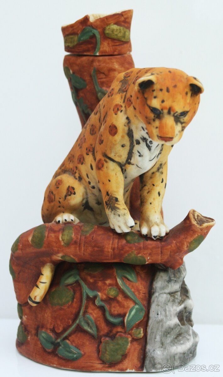 Porcelánová miniaturní karafa SKI COUNTRY Jaguar
