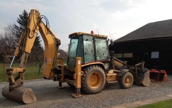 traktorbagr CAT 428D, SPZ, 4lopaty