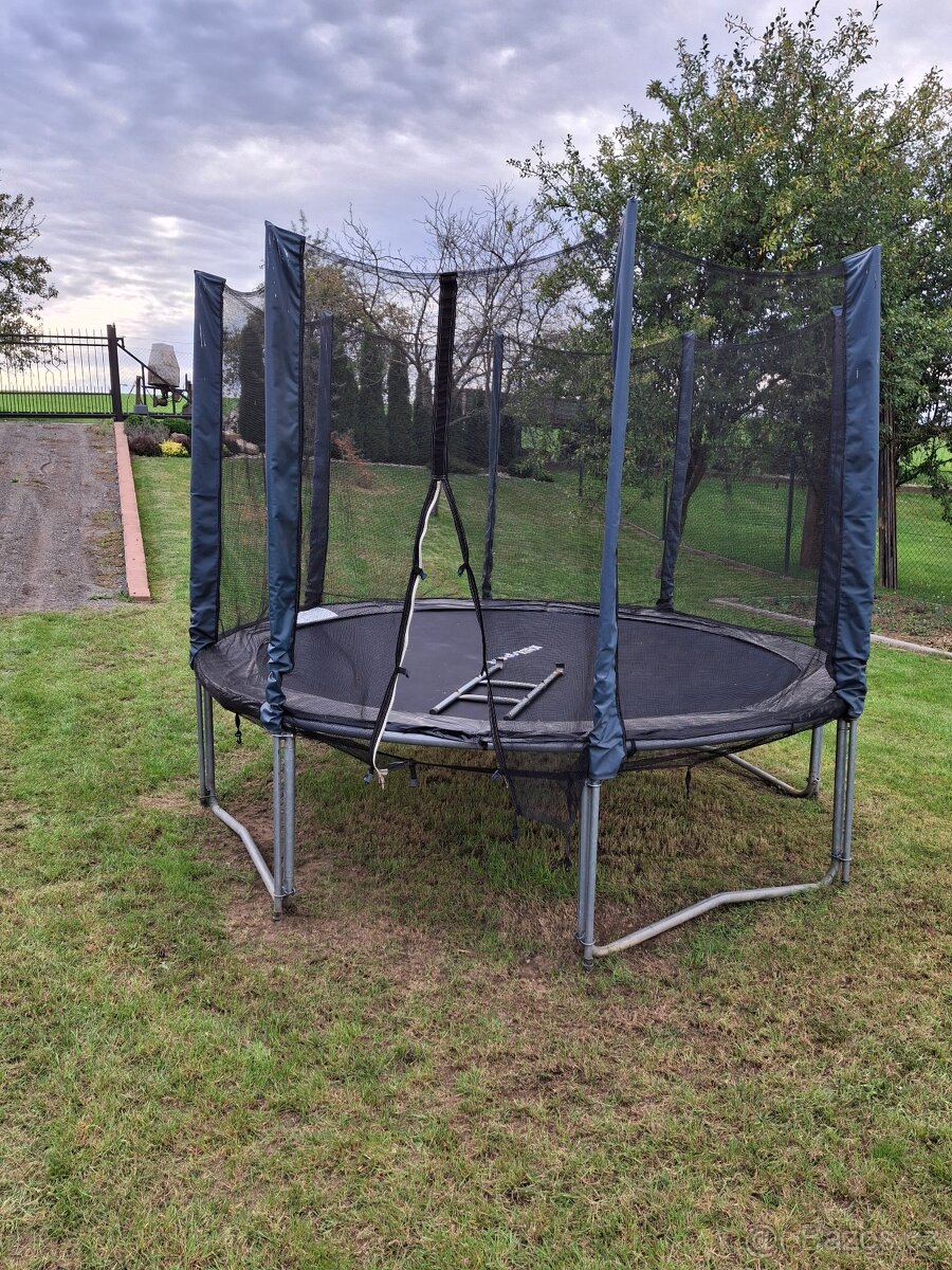 Trampolína