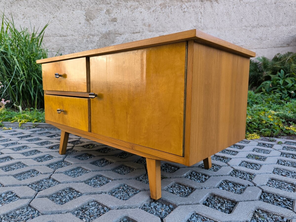 Retro komoda / skříňka NDR - Brusel 60. léta