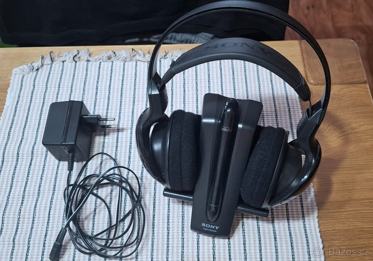 Bezdrátová sluchátka SONY