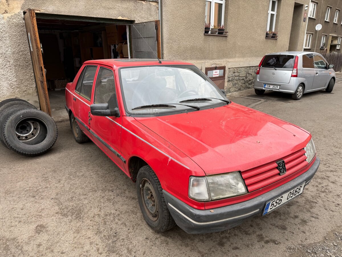Peugeot 309
