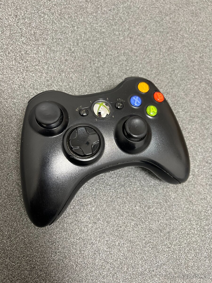 Ovladač na Xbox