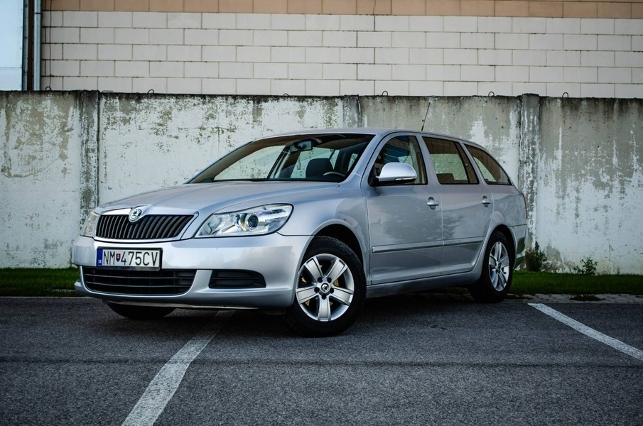Škoda Octavia Combi 1.6 TDI CR DPF Ambiente DSG