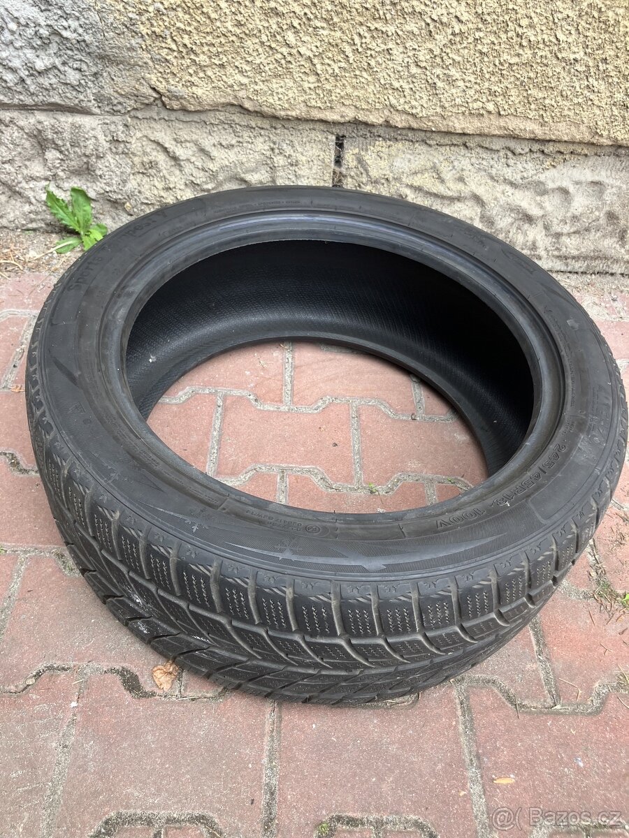 Zimní pneu 245/45/18 Altenzo Sports