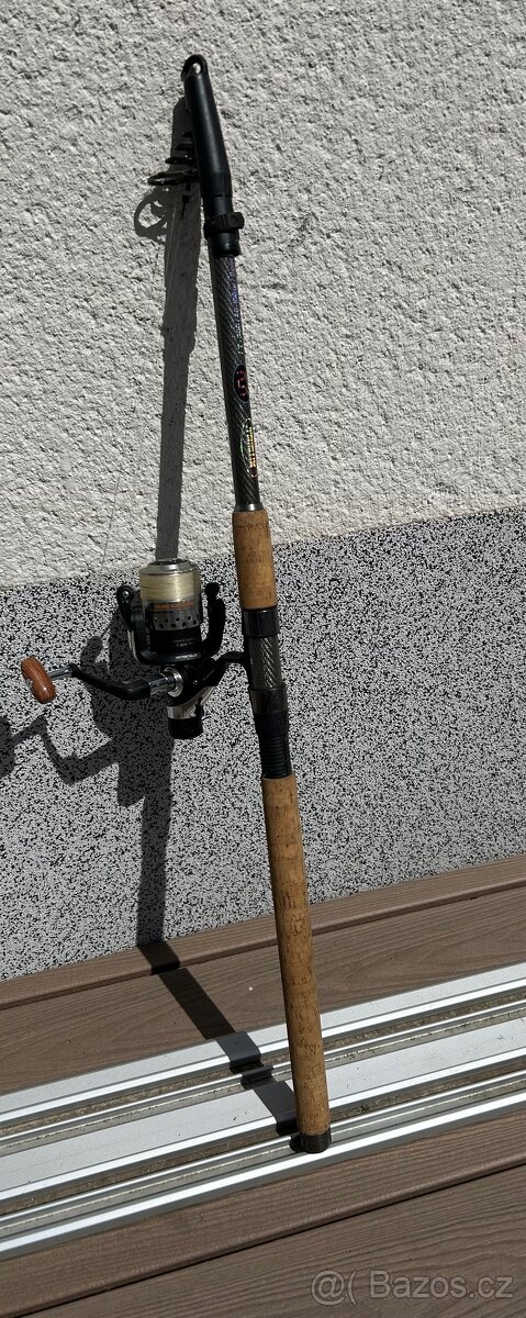 Prodám tři pruty, včetně navijáků