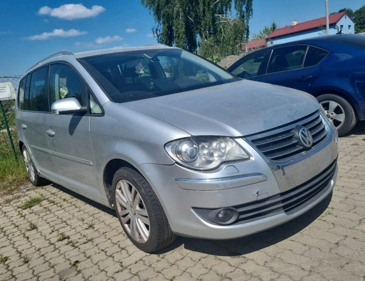 Vůz na náhradní díly VW Touran 1T2 FL 2007 BMM JPK LA7W