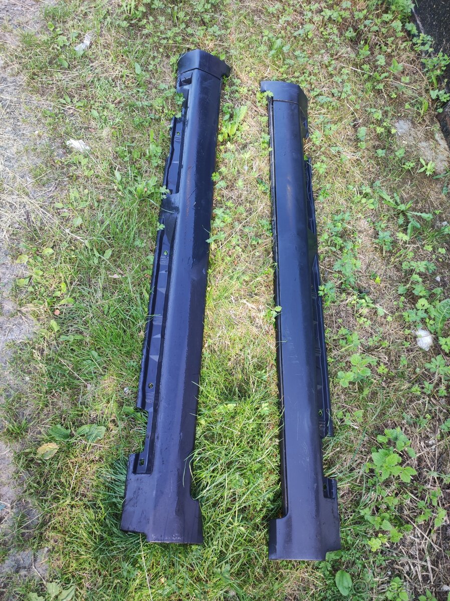 Plasty podběhu Volvo v50