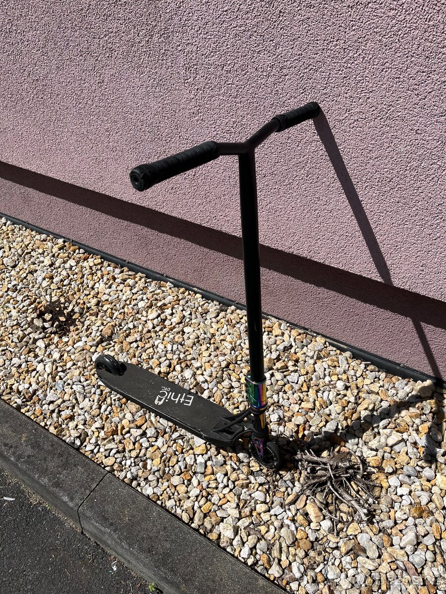 Custom freestyle koloběžka