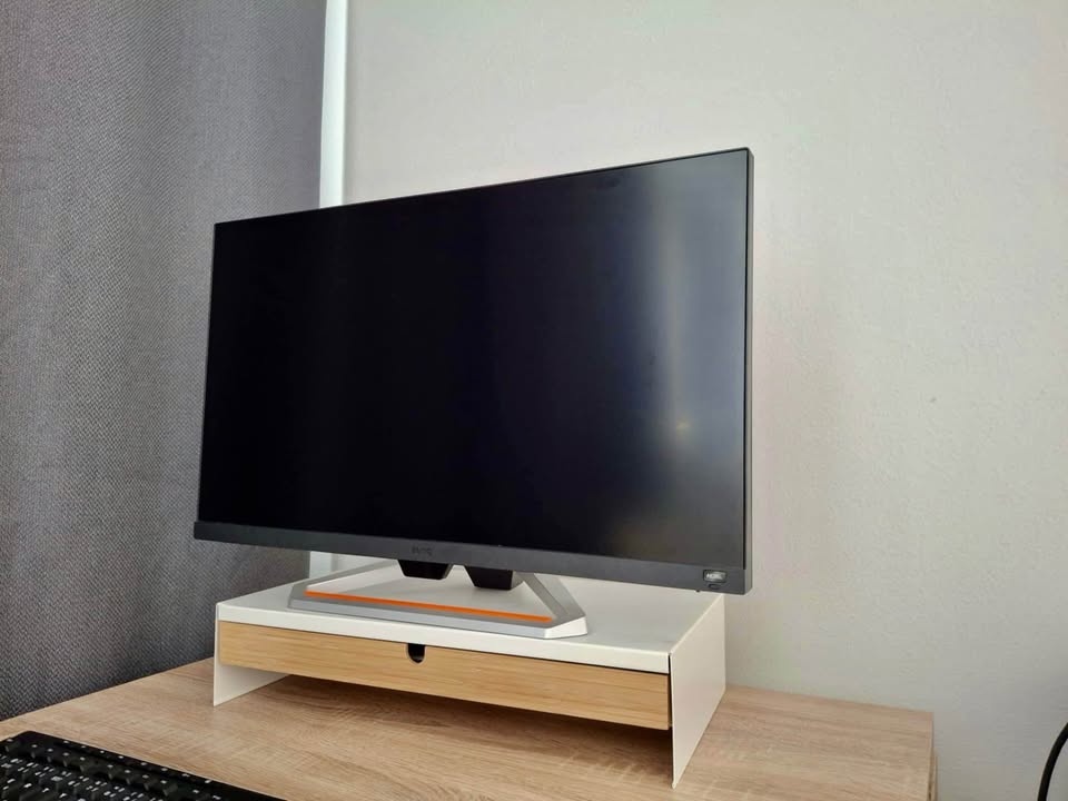 Herní monitor 144 Hz Perfektní stav.