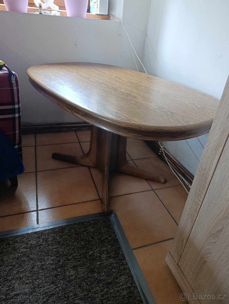 Jídelní komplet a konferenční stolek