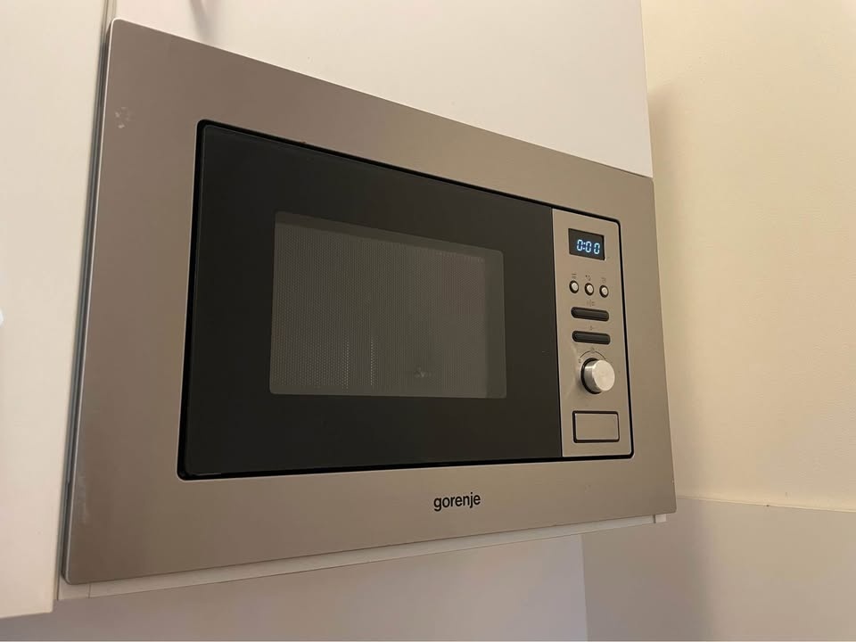 Vestavná mikrovlnná trouba Gorenje BM300X – nerezová