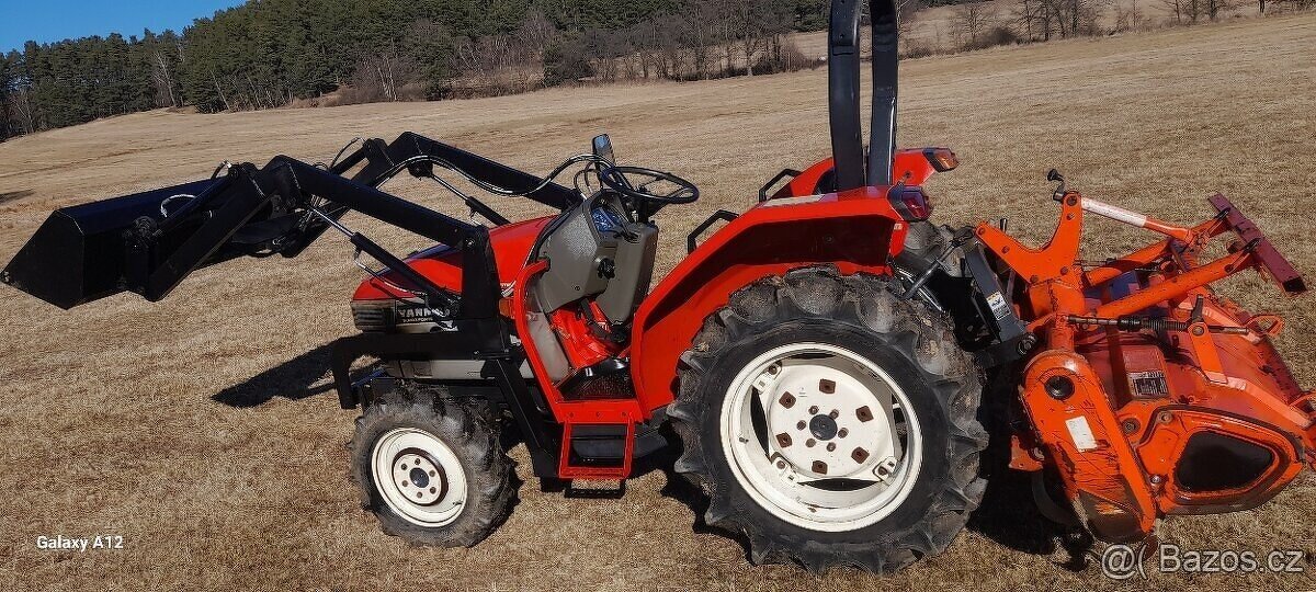 Malotraktor japonsky