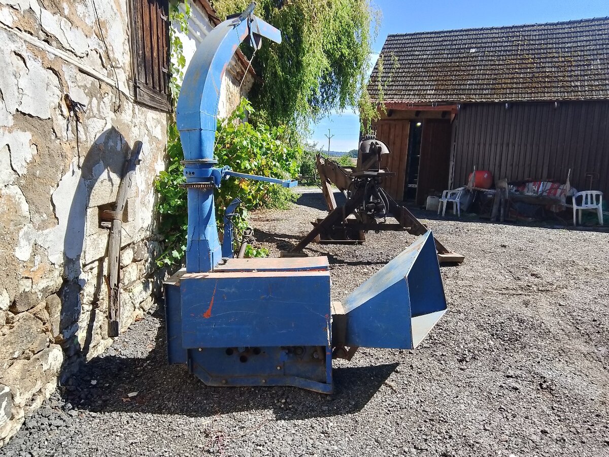 Štěpkovač za traktor,štěpkovač,drtič větví