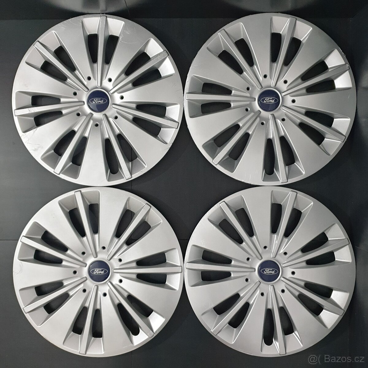 Poklice Ford 16" ORIGINÁLNÍ č. D37