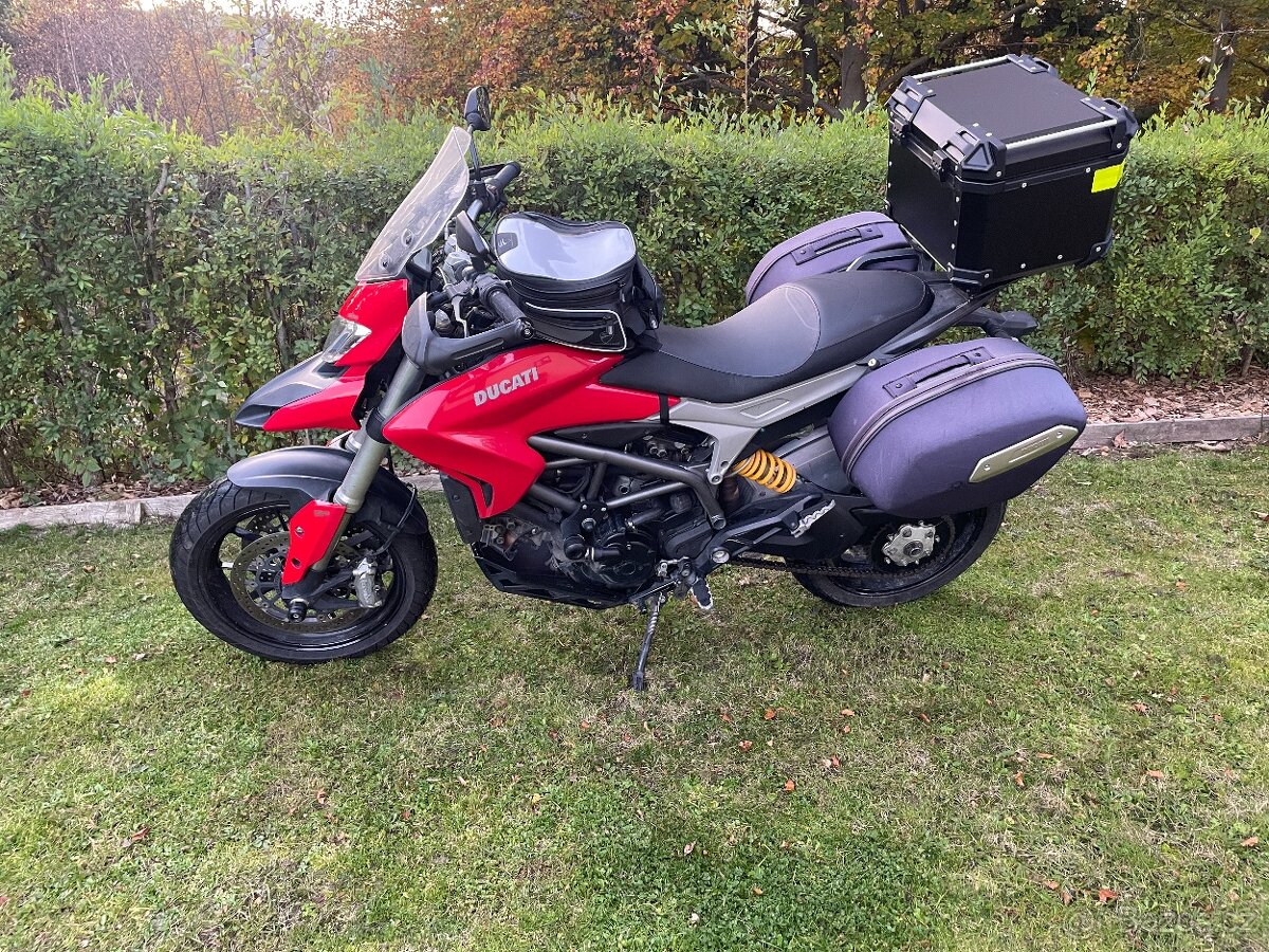 Ducati Hyperstrada 821