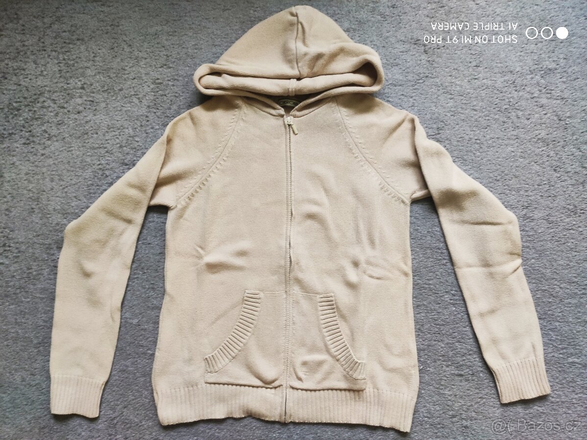 DÁMSKÝ BÉŽOVÝ SVETR CHEROKEE VELIKOST M/L