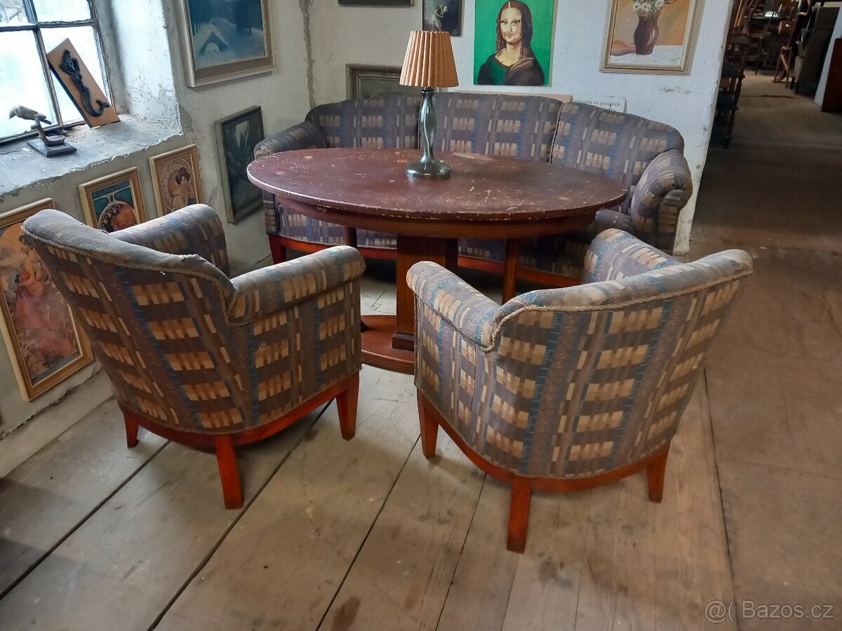 100 let staré sezení