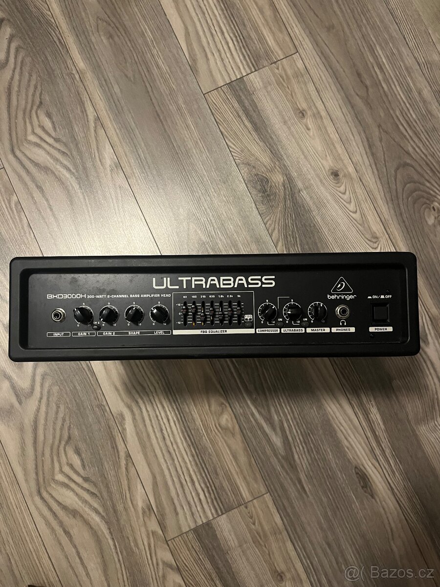 Baskytarový zesilovač