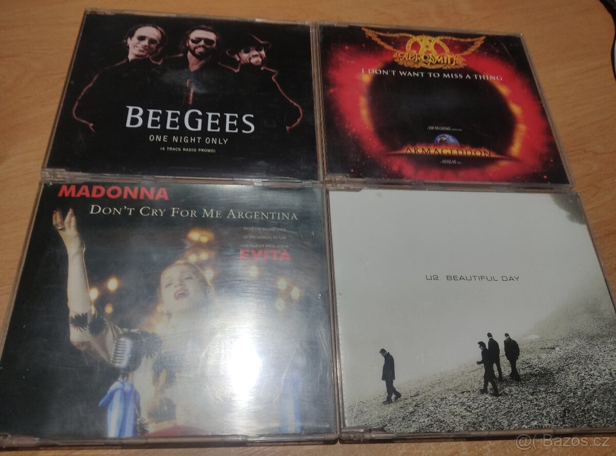 Cd - 44 singlů