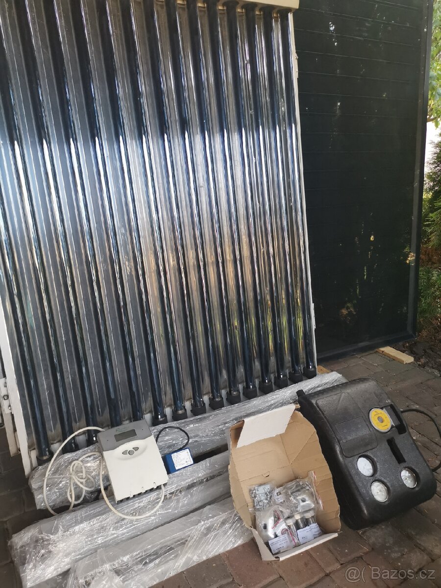 Solární systém ohřev vody vakuové deskové kolektory úspora