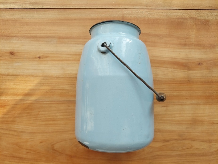 Staré retro nádobí, konvice - konvička smaltovaná, moc pěkná