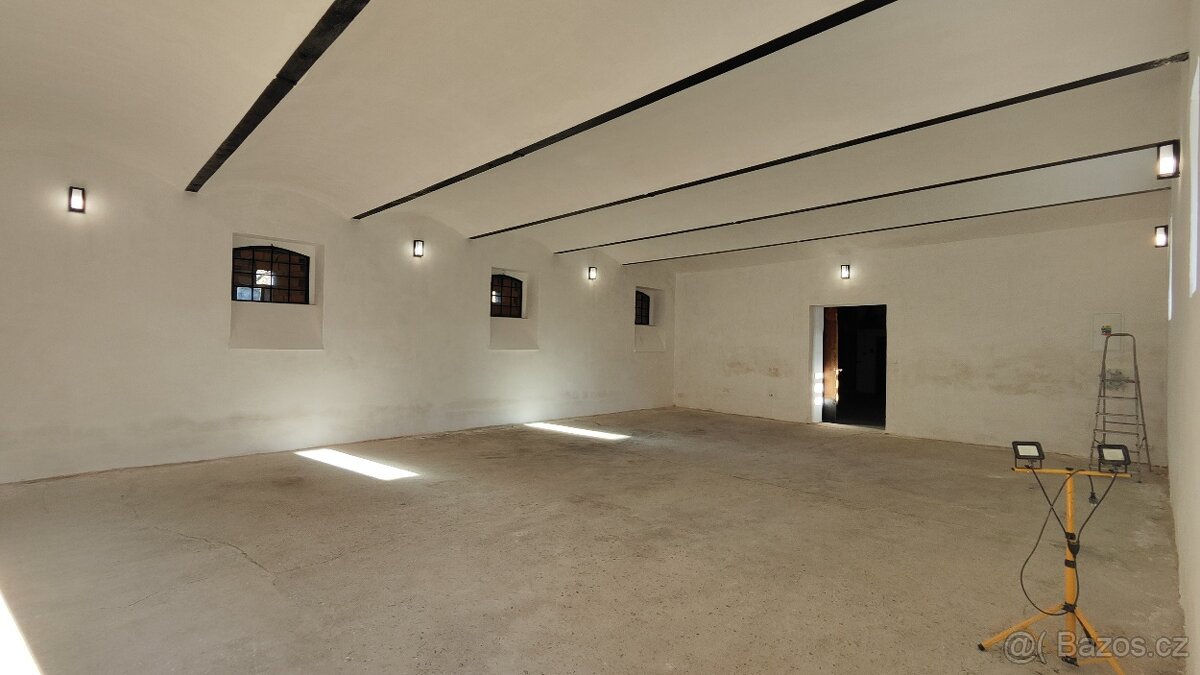 Sklad / dílna / prostor k pronájmu v Lobkovicích