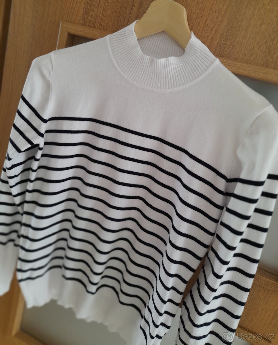 Dámský lehký svetřík, vel. M/L