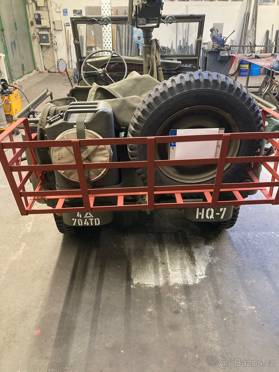 Jeep Willys, Ford GPW přepravní koš