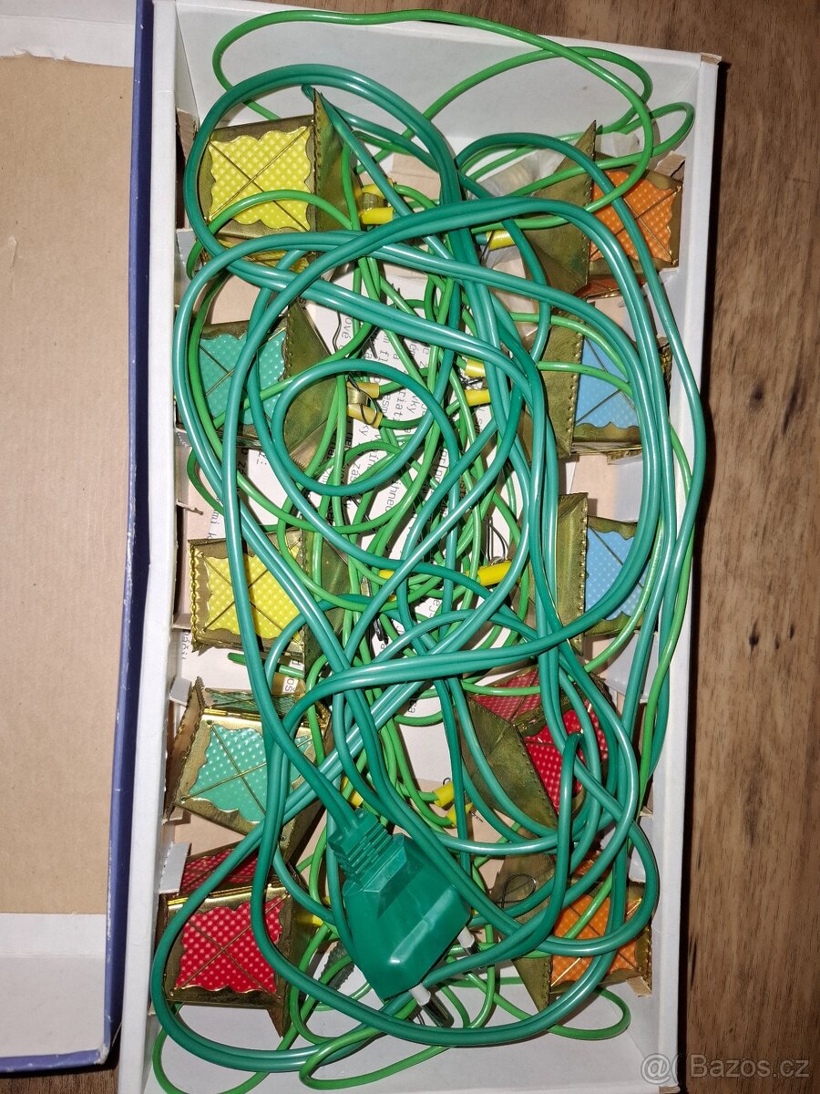 Prodám vánoční řetěz lucernicky