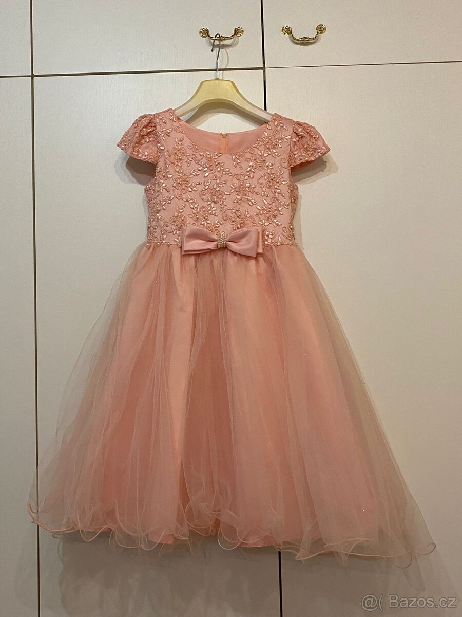 Sváteční šaty vel. 134
