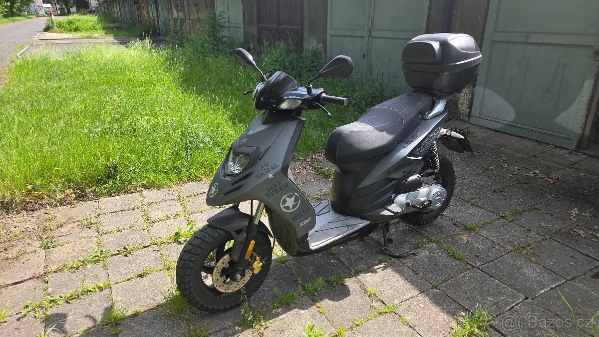 Piaggio New Typhoon