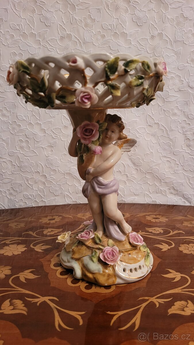 Porcelánová socha