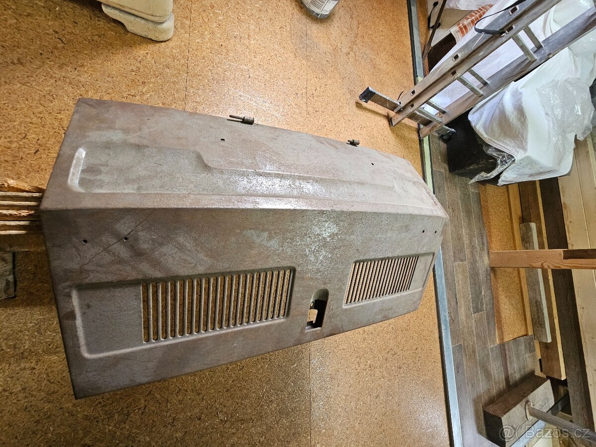 FIAT 126 P - víko motoru