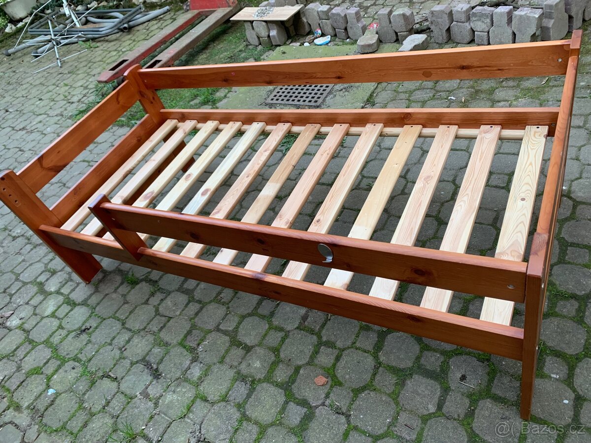 Detská posteľ masiv