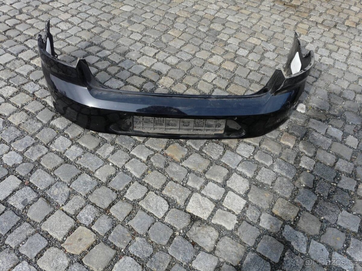 VW PASSAT ZADNÍ NÁRAZNÍK R.V. OD 2013