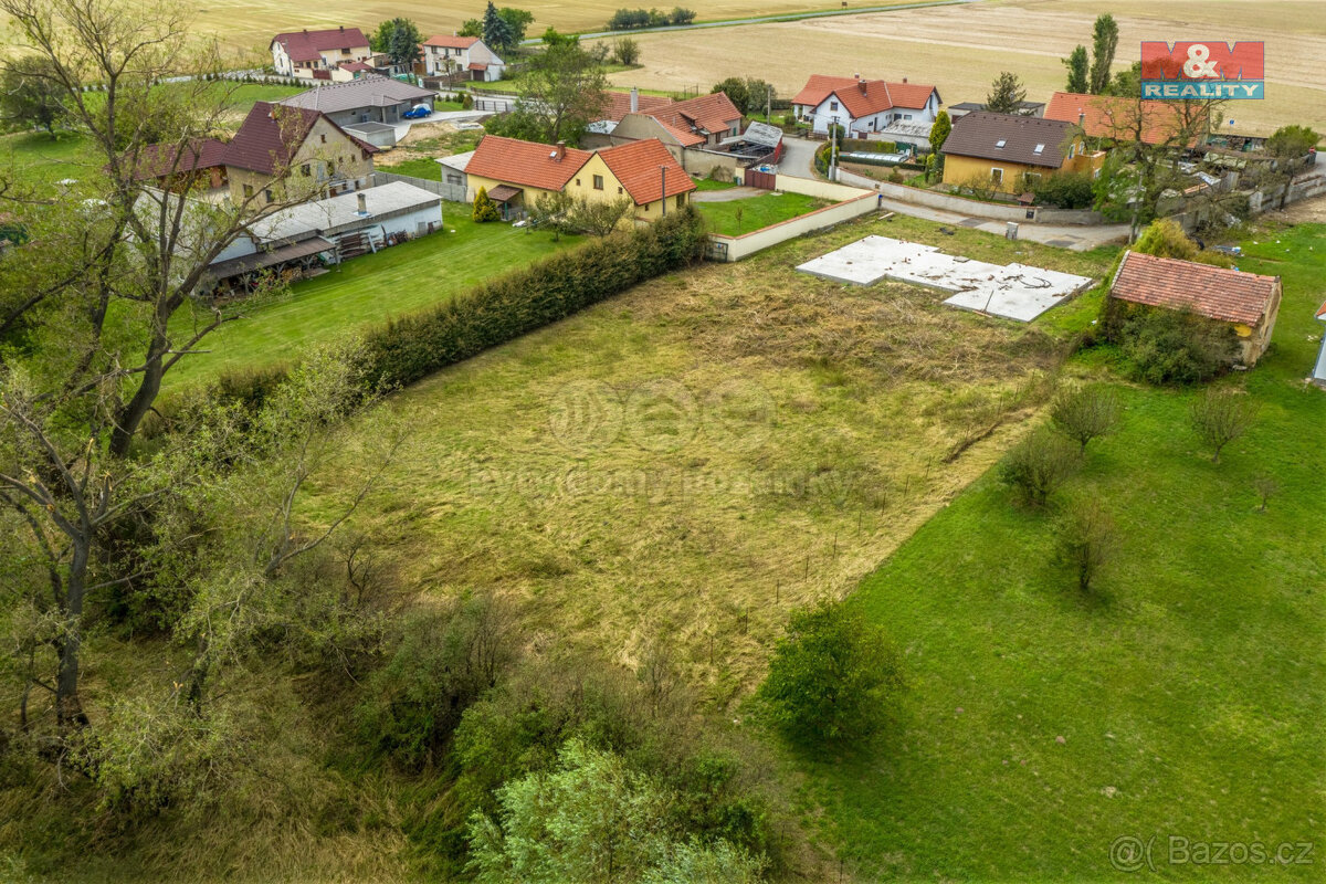 Prodej pozemku k bydlení, 1104 m², Zálezlice