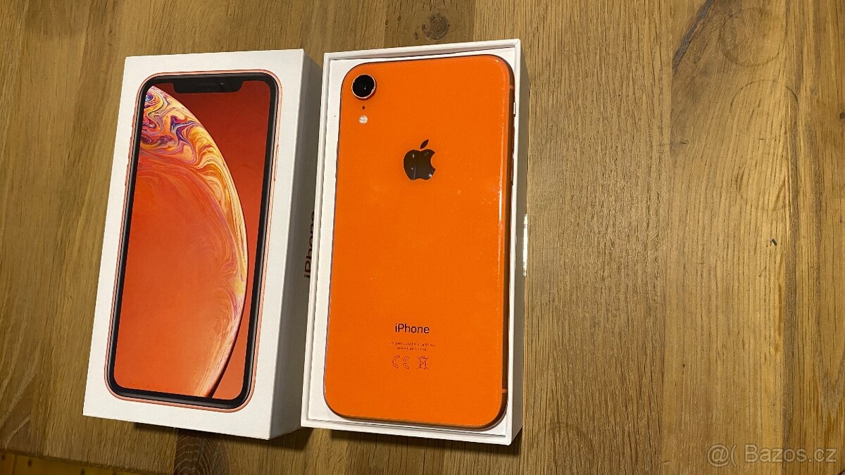 iPhone XR 64GB korálový, top stav