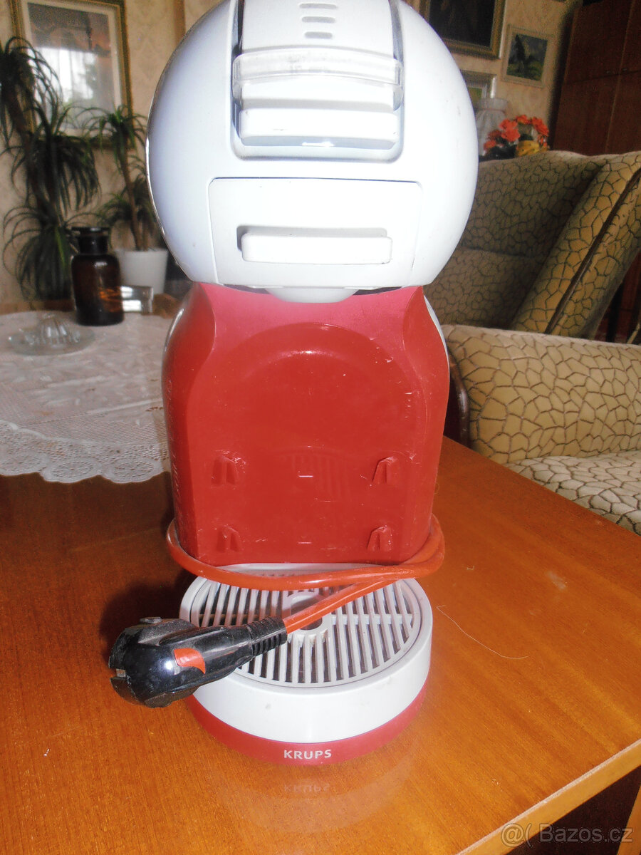 KAPSLOVÝ KÁVOVAR KRUPS NESCAFÉ DOLCE GUSTO