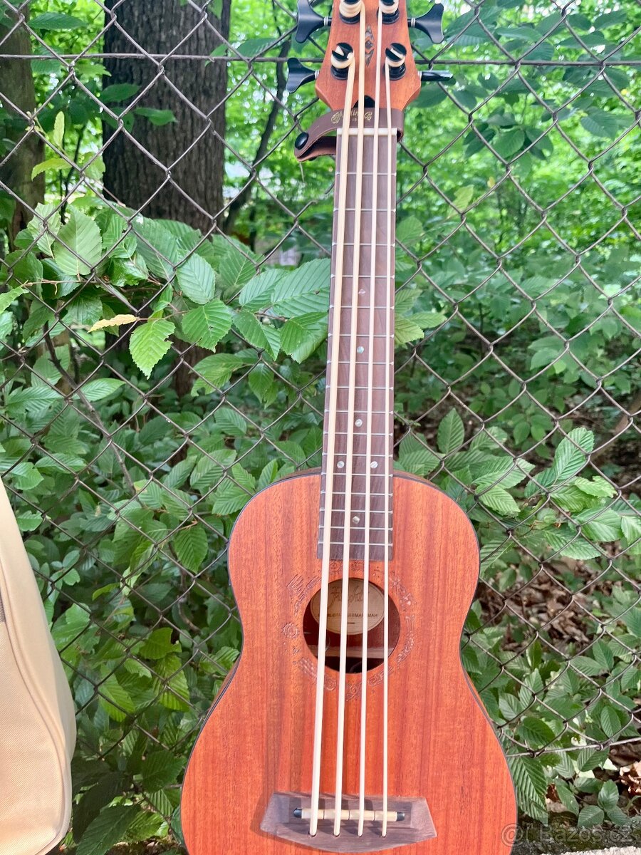 Basové ukulele Flight Du Bass Mah