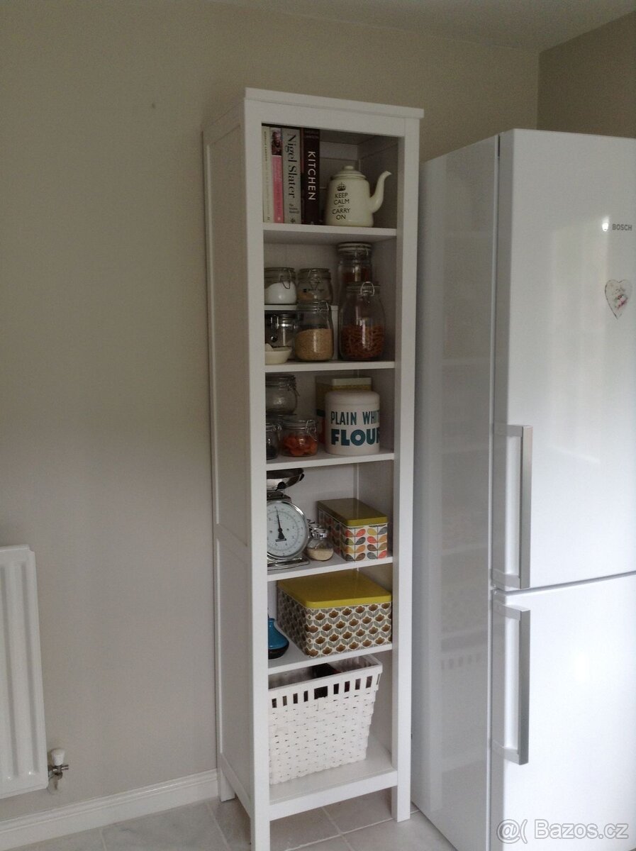 Knihovna Hemnes ikea